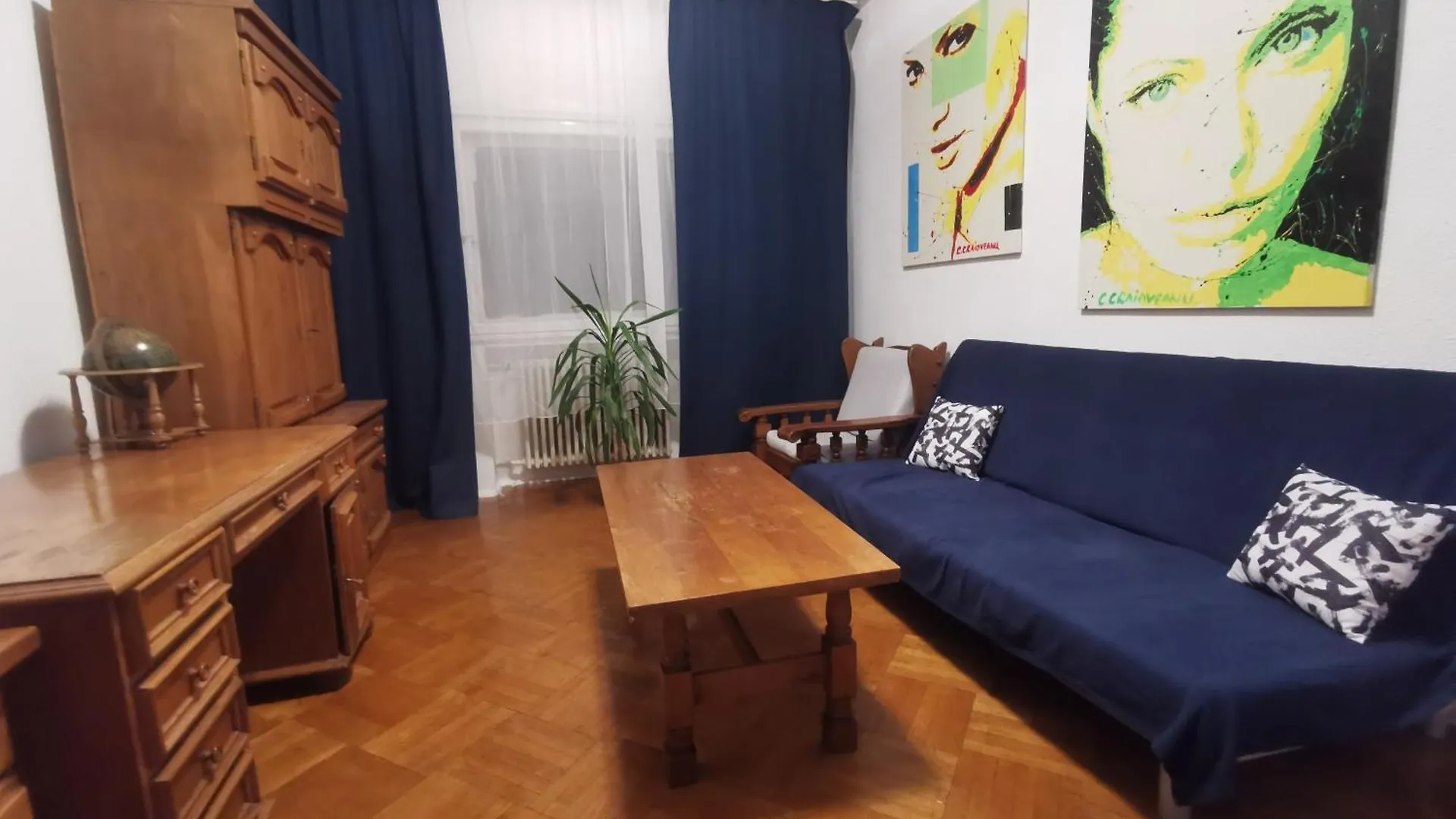 Apartment With 3 Rooms In The City Center Bucareste